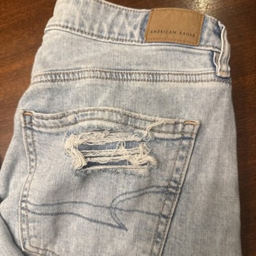 American Eagle Outfitters Super High Rise Baggy Wide Leg Light Wash Blue Size 4 - Picture 2 of 16